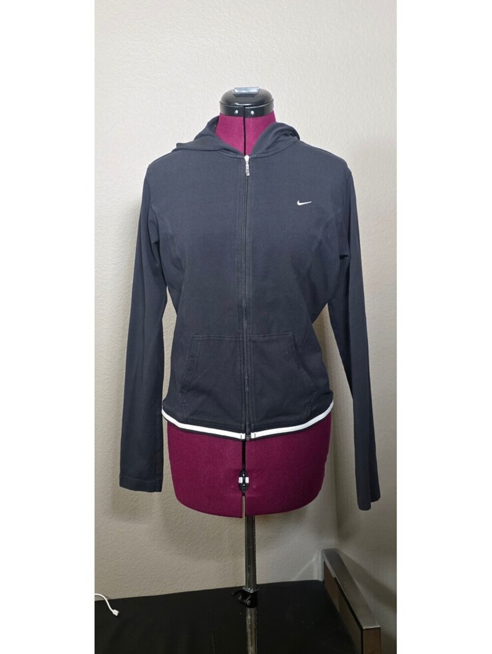 Vintage Y2K Nike Women's Full-Zip Hoodie Black Embroidered Swoosh Size L 12-14